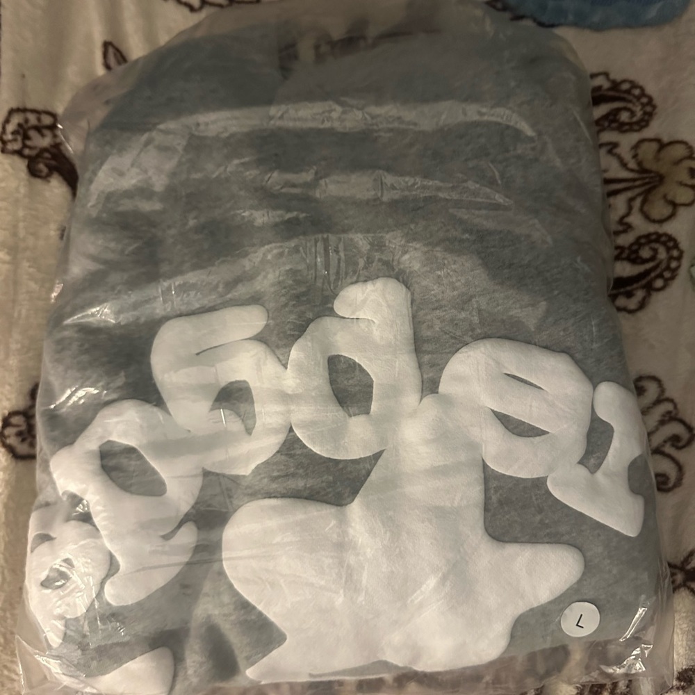 Spyder Gray and White Throw Blanket